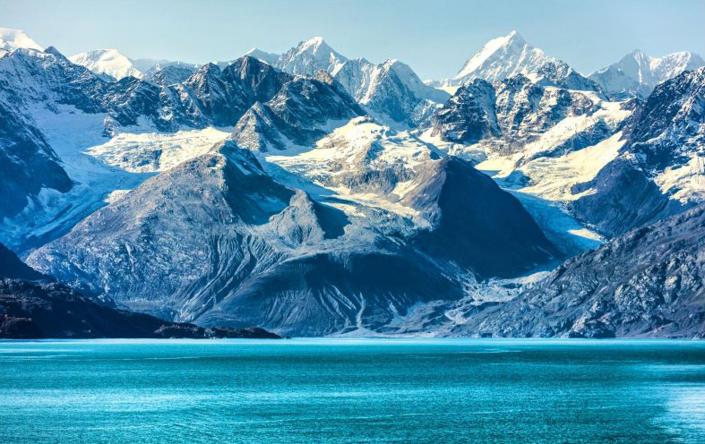 Impuestos estatales de Alaska - paisaje de montaña