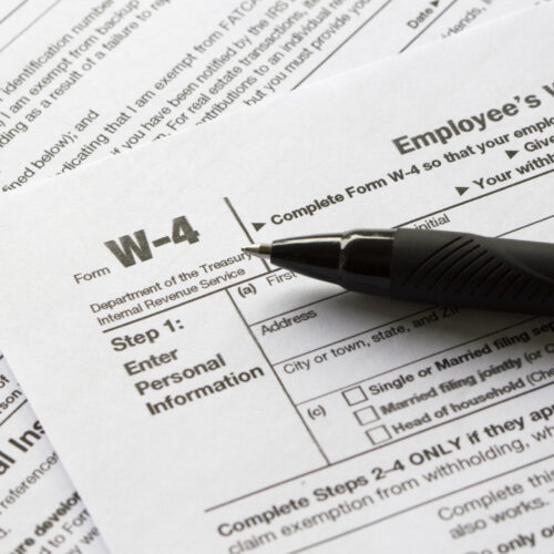 Persona que actualiza su formulario W4